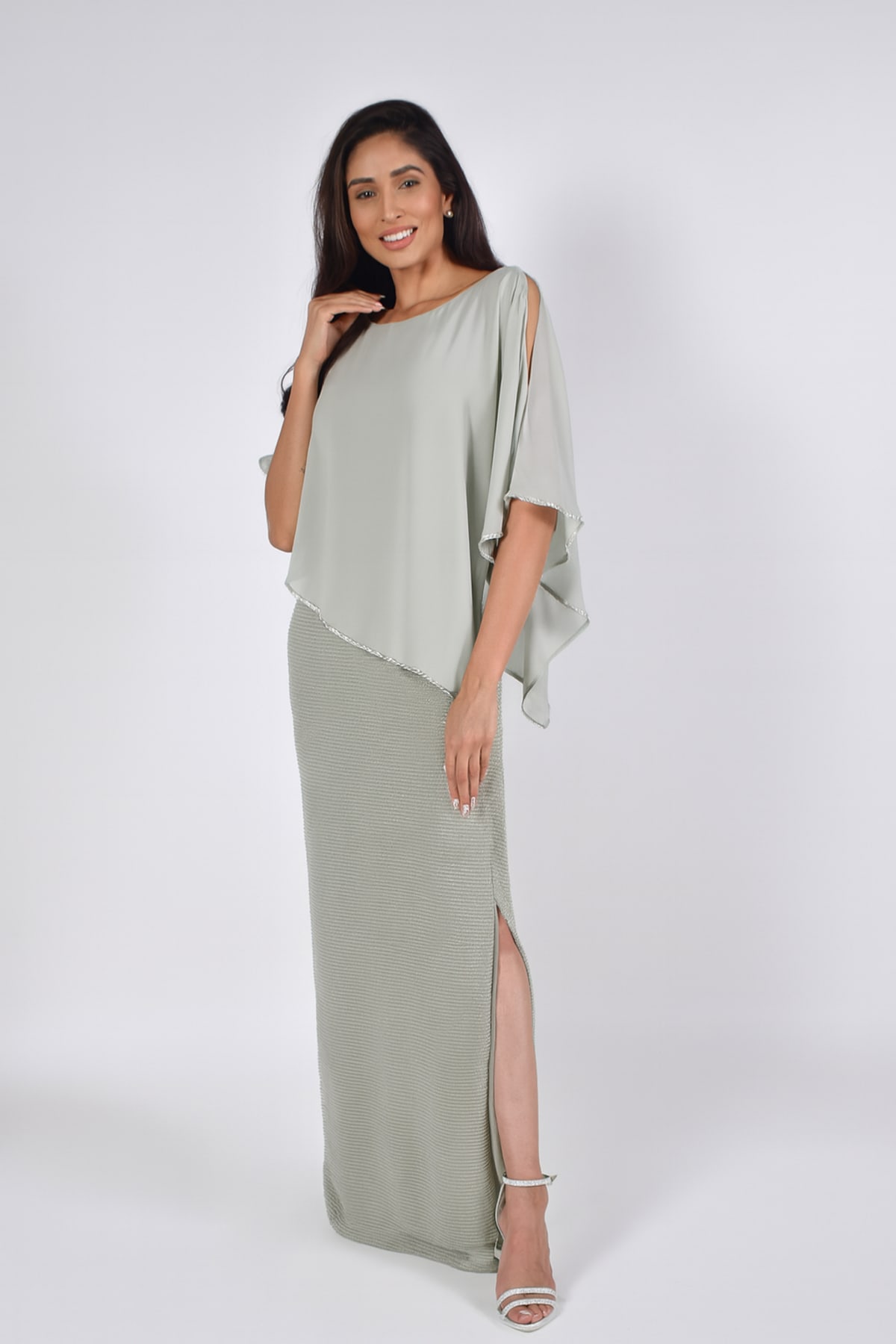 Aleyna — robe longue droite cape mousseline strass fente