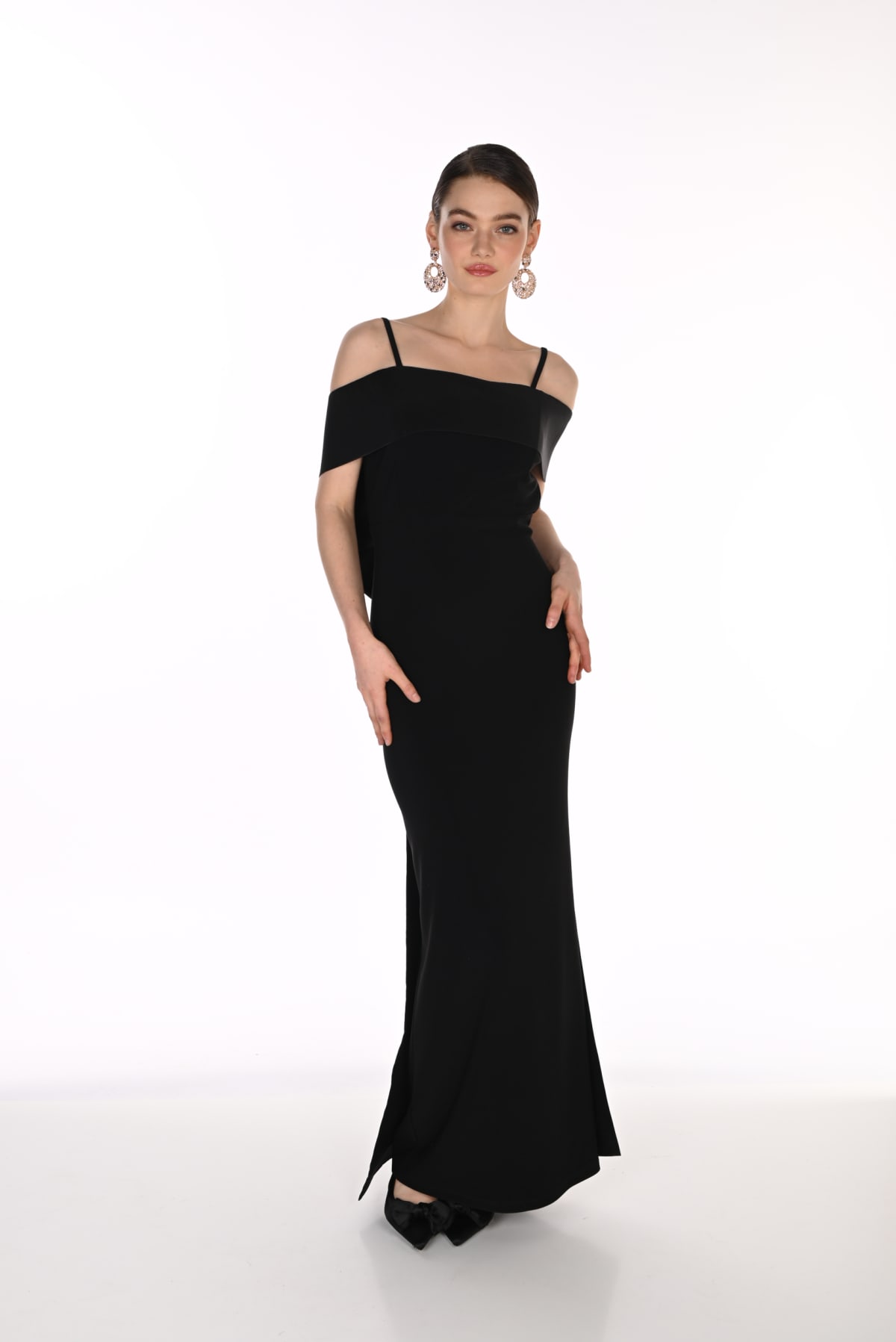 Brooke - Robe longue noire coupe sirène, grand nœud dans le dos