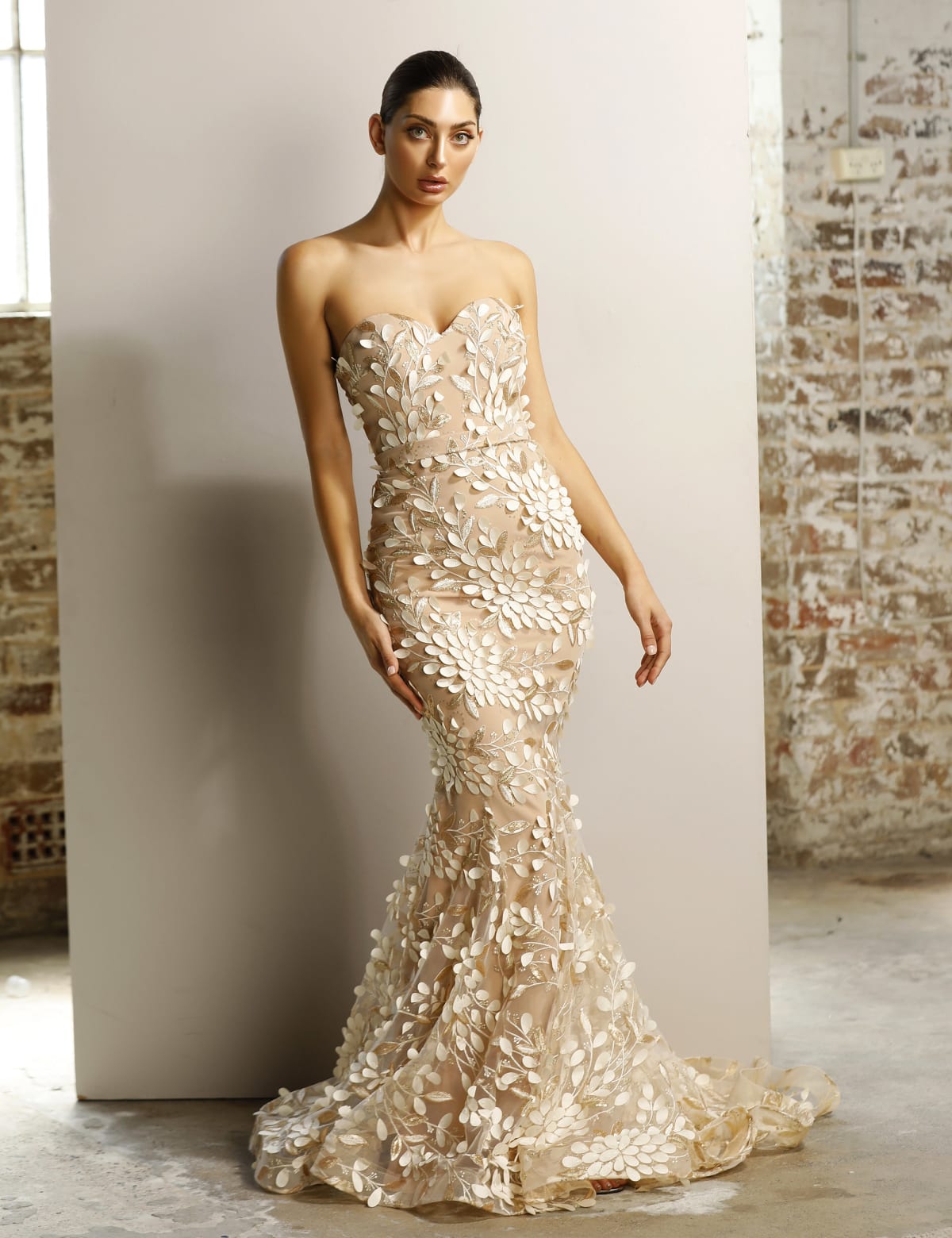  Olana - Robe longue sirène à broderies florales 3D