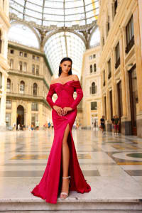 Olivia — robe longue sirène satin doré drapé croisé épaules dénudées