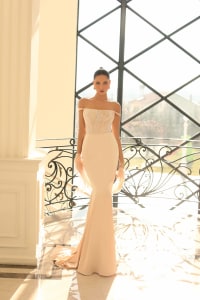 Mona — robe soirée longue sirène broderie perles épaules dénudées