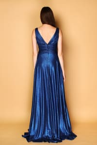 Gabriella — robe longue évasée plissé scintillant irisé décolleté V