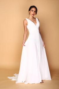 Eglantine — robe longue évasée plissé décolleté V fendue