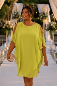 Anissa — robe cape fluide décolletée perles