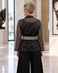 Veste fluide en organza – col cascade et ceinture contrastée