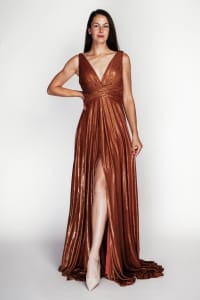 Gabriella — robe longue évasée plissé scintillant irisé décolleté V
