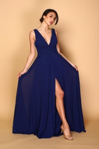 Eglantine — robe longue évasée plissé décolleté V fendue