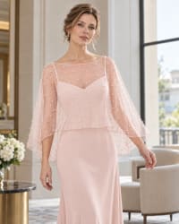 Cape courte en tulle rose poudré transparent ornée de perles