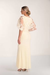Mickaela — robe longue fluide empiècement tulle applications florales