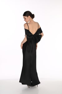 Brooke - Robe longue noire coupe sirène, grand nœud dans le dos