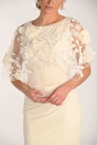 Mickaela — robe longue fluide empiècement tulle applications florales