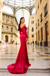 Olivia — robe longue sirène satin doré drapé croisé épaules dénudées