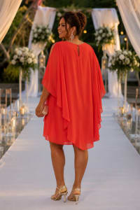 Anissa — robe cape fluide décolletée perles