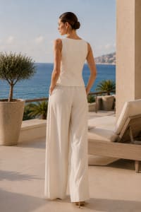 Top Inessa structuré détails fleurs en tissu