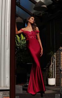 Farah — robe longue fourreau sirène bustier épaules dénudées broderies perles
