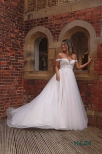 Rosalia — robe longue bustier coeur dentelle perles sequins traine