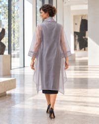 Veste longue en organza – col châle et manches transparentes
