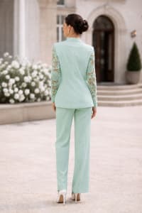 Veste Gloria tailleur cintrée col tailleur revers crantés dentelle manches