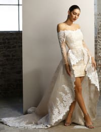 Iris — robe mariée courte et longue épaules dénudées dentelle