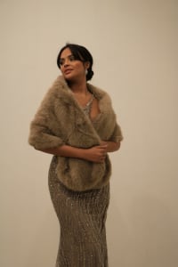 Cape PJ0010 Taupe fausse fourrure doublure satin