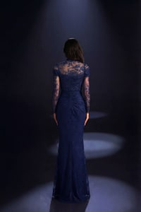 Noémy - Robe longue sirène en dentelle bleu marine avec boléro assorti