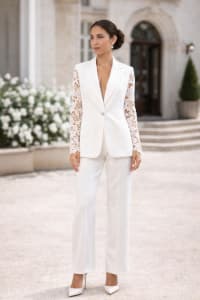 Veste Gloria tailleur cintrée col tailleur revers crantés dentelle manches