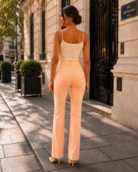 Pantalon Milie structuré coupe près des cuisses