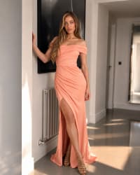 Samantha — robe longue fourreau col bardot drapés fente
