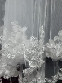 Voile VL4515 - voile court avec rabat et broderie florale