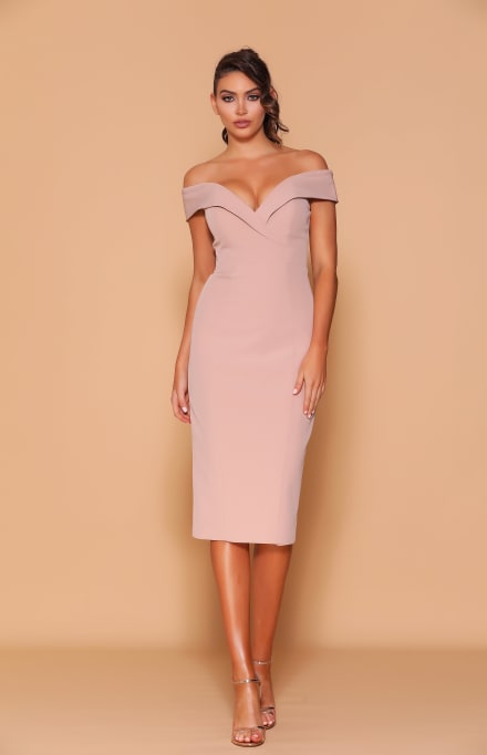Janig — robe cocktail courte forme fourreau épaules dénudées décolleté bardot