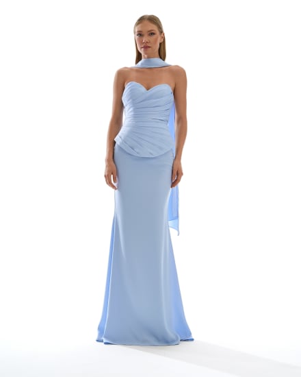 Mariko - Robe longue bustier drapée bleu ciel avec étole
