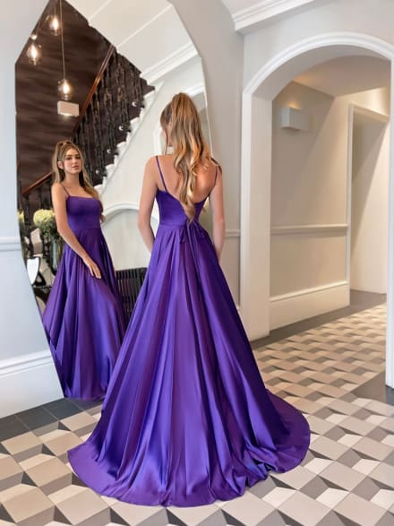 Adriana — robe longue décolleté carré laçage dos