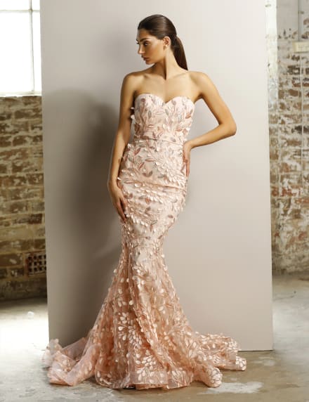  Olana - Robe longue sirène à broderies florales 3D
