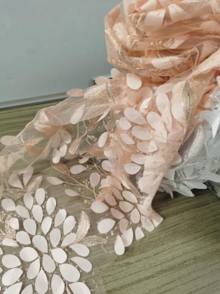  Olana - Robe longue sirène à broderies florales 3D