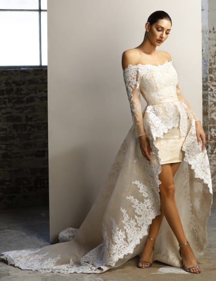 Iris — robe mariée courte et longue épaules dénudées dentelle