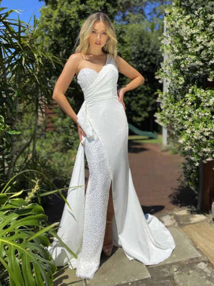 Mia — robe longue fourreau bustier asymétrique sequins perles