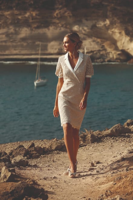 Raphaelle — robe droite dentelle beige col contrasté ivoire Linea Raffaelli