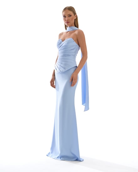Mariko - Robe longue bustier drapée bleu ciel avec étole