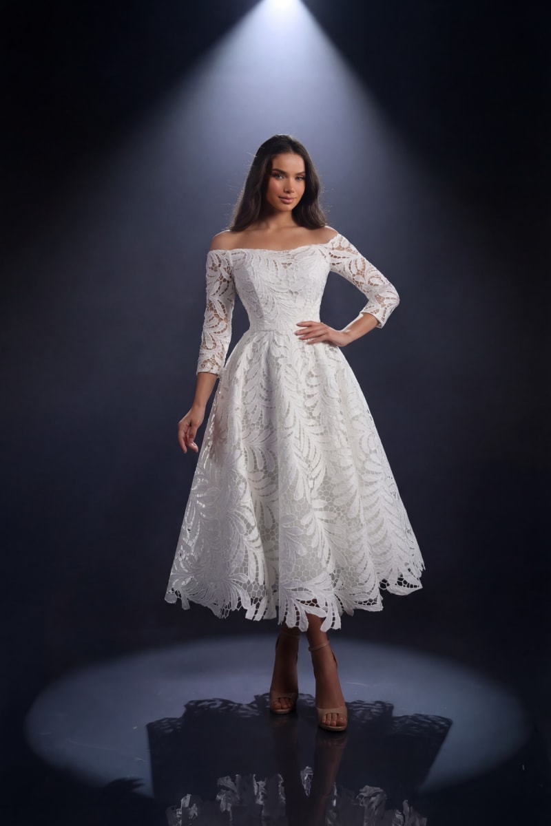 Oprah - Robe en dentelle guipure longueur midi – épaules dénudées et manches 3/4
