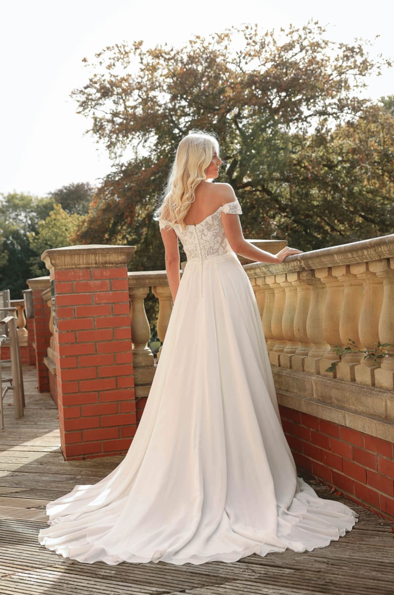 Angelica robe longue bustier dentelle perles mousseline
