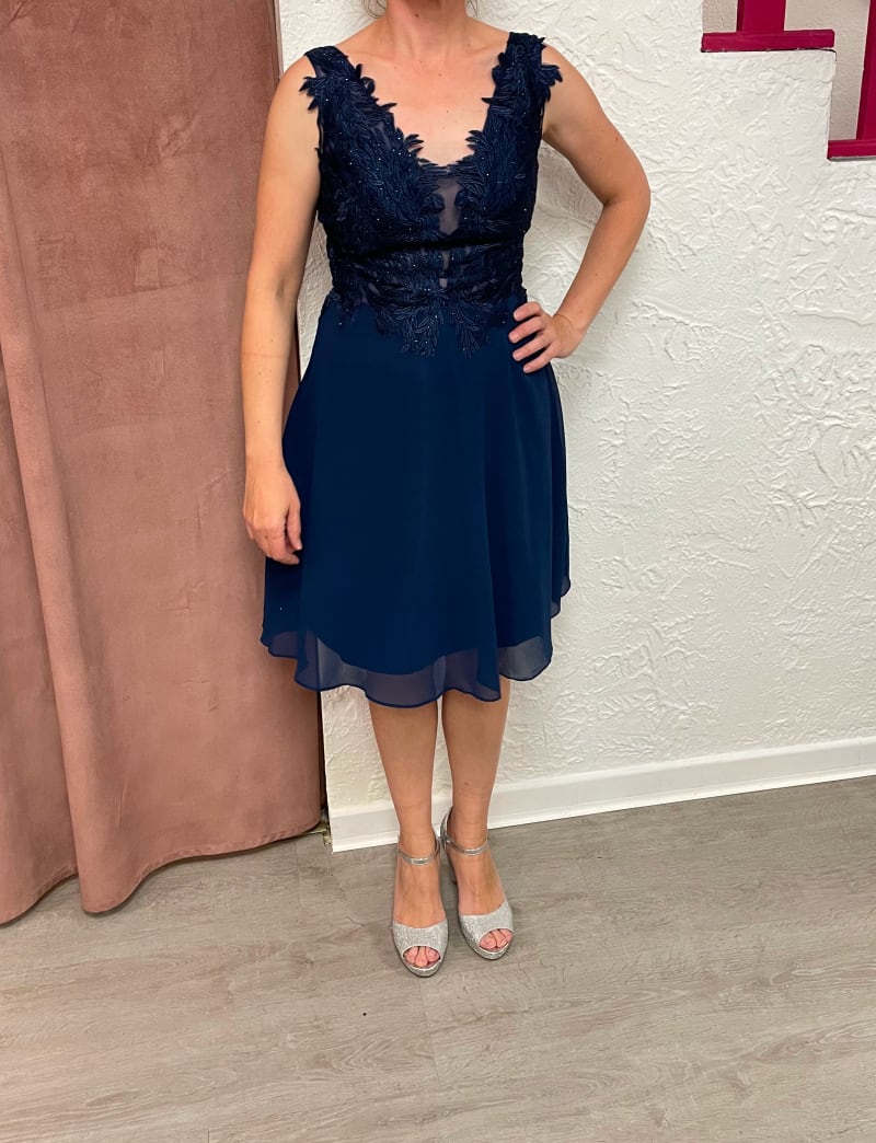 Mélissande — robe courte dentelle mousseline décolleté V strass