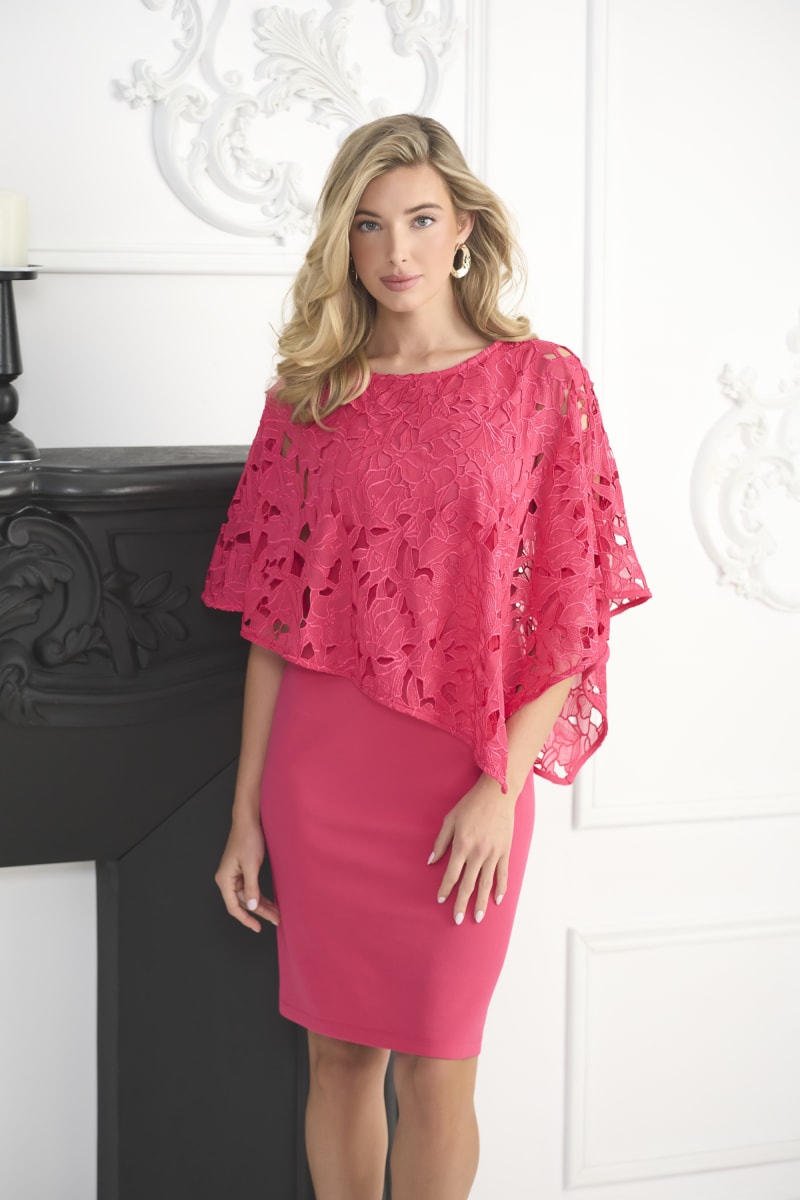 Eliana — robe courte droite cape guipure