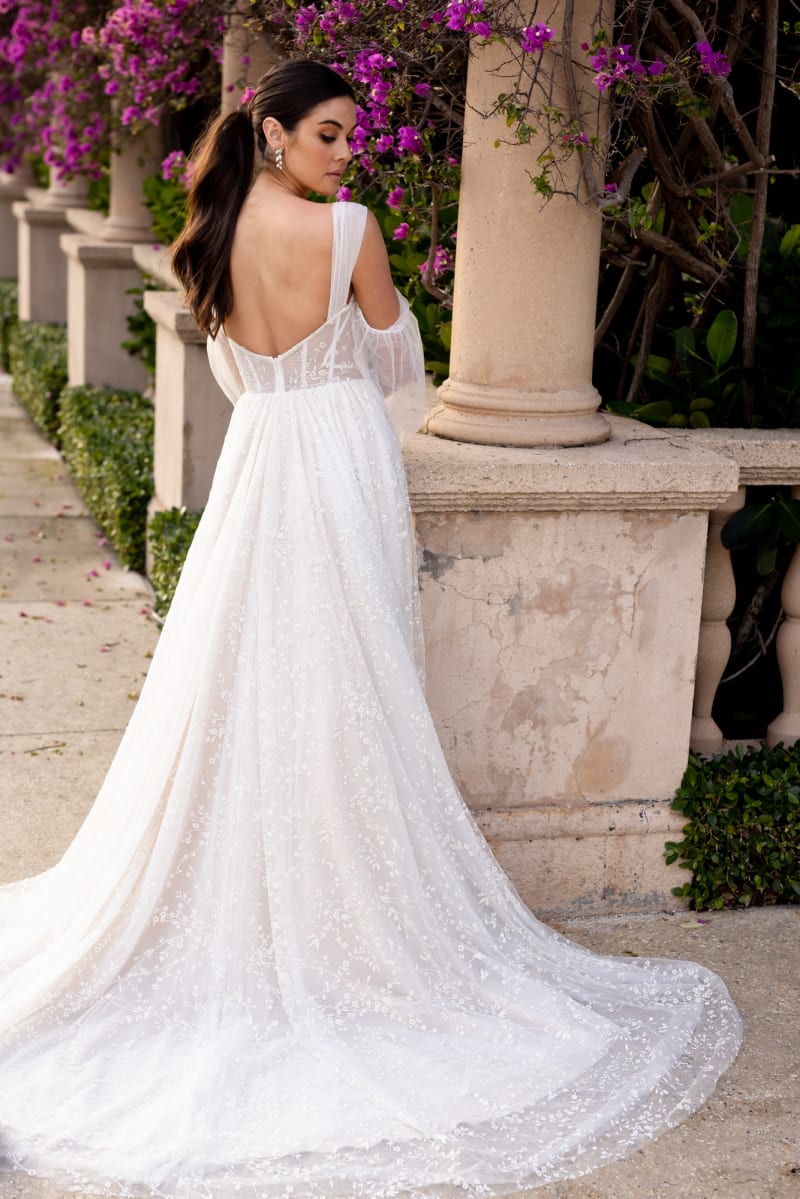 Maïna — robe longue bustier dentelle motifs floraux pailletés