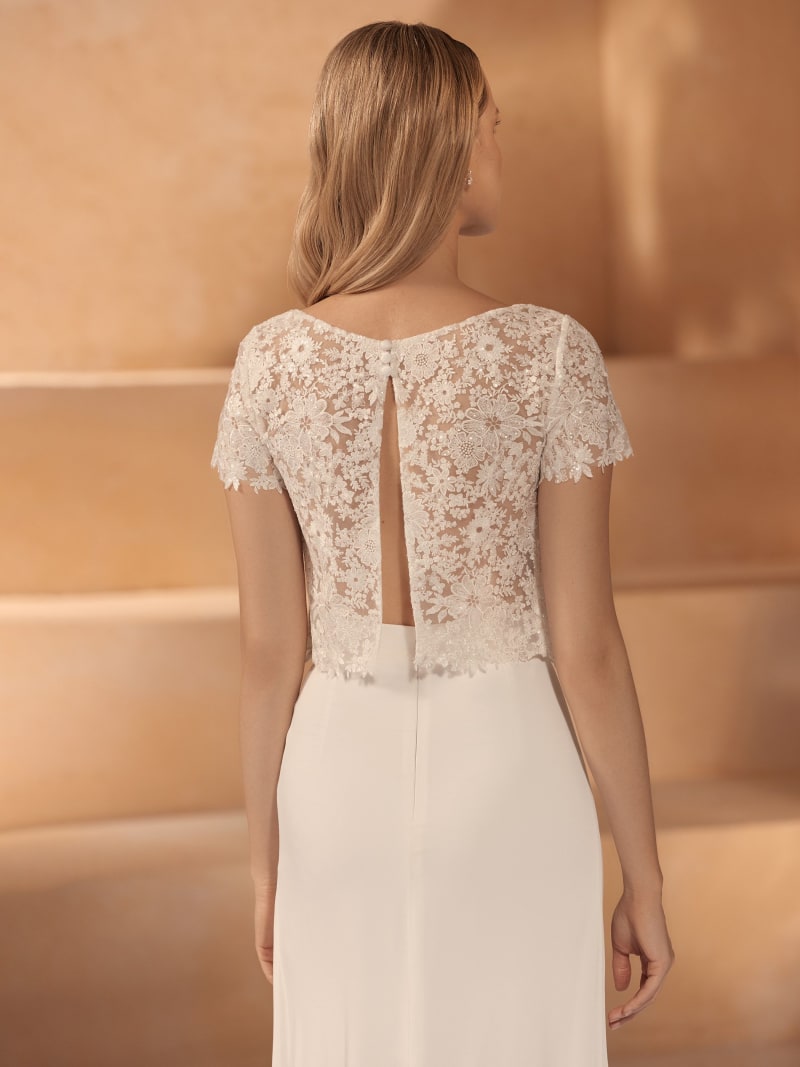 Top E421 dentelle manches courtes dos nu