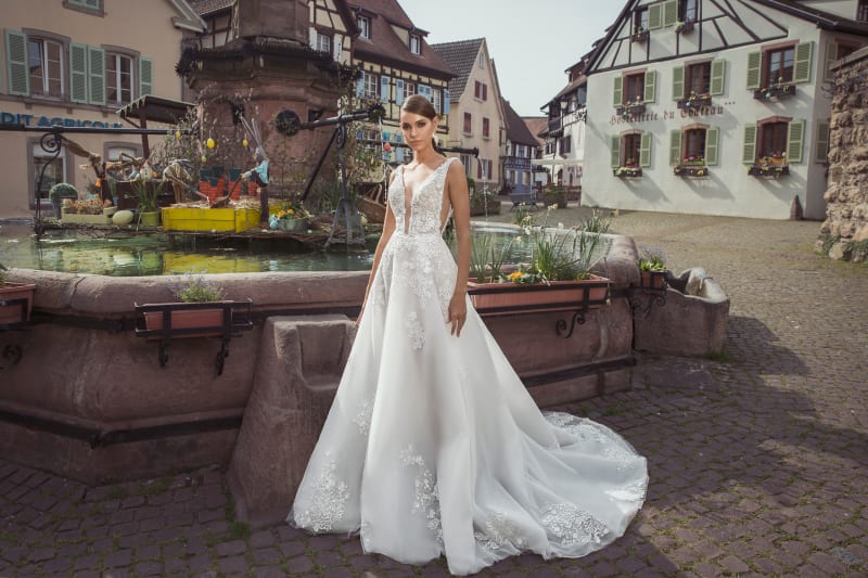 Perfecta — robe de mariée longue tulle dentelle sequins