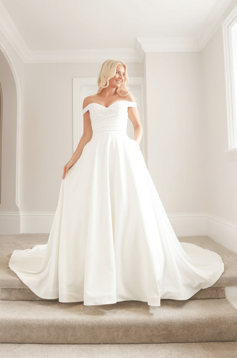 Azzurra — robe longue bustier plissé dentelle crêpe