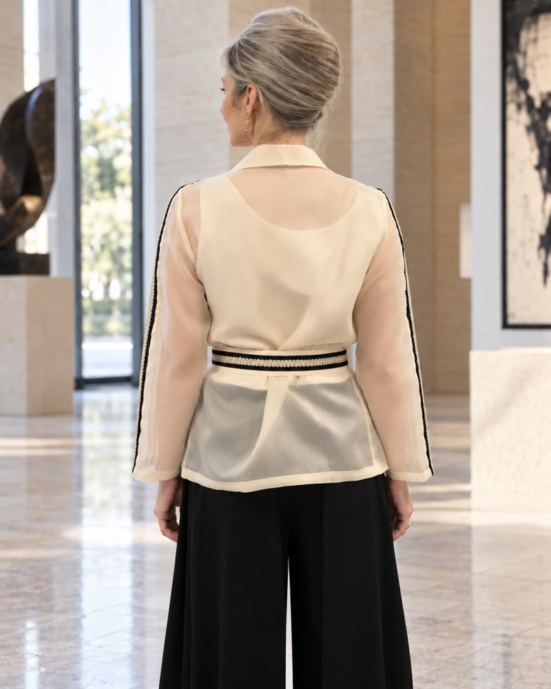 Veste fluide en organza – col cascade et ceinture contrastée_new