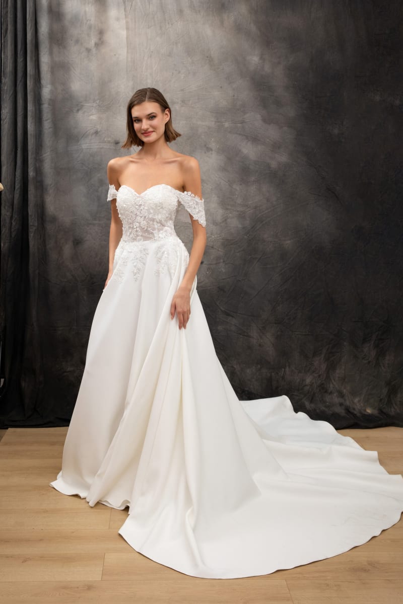 Clorina — robe de mariée bustier cœur manches tombantes broderies perlées