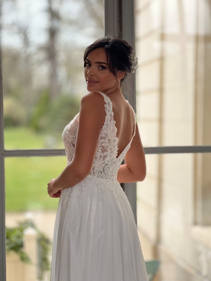 Silvia — robe longue fluide bustier dentelle perlée mousseline