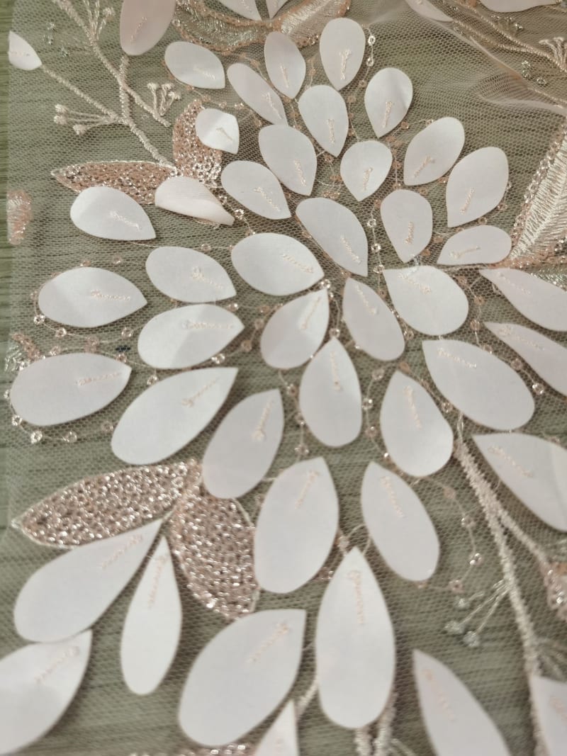  Olana - Robe longue sirène à broderies florales 3D